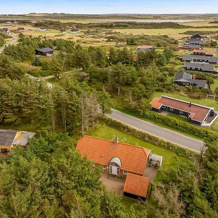 I Vejlby Klit Med Hund Tilladt Sj308 Harboør